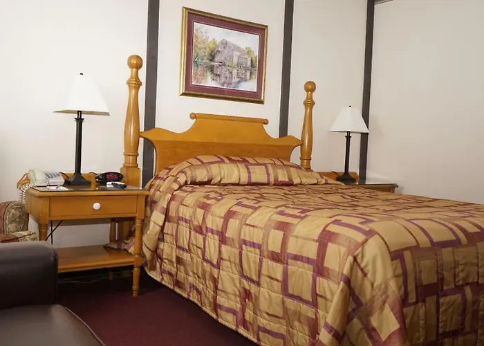 Deluxe Queen Room