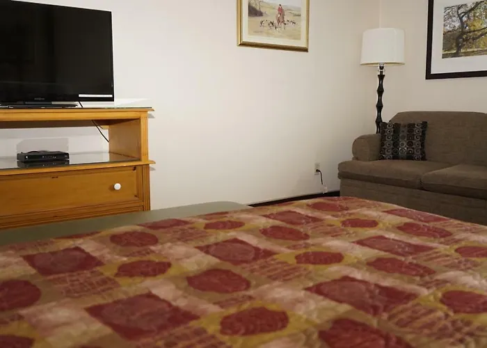 Deluxe Queen Room